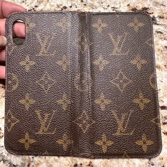 2 Louis Vuitton X iPhone Folio Cases - Picture 5 of 13